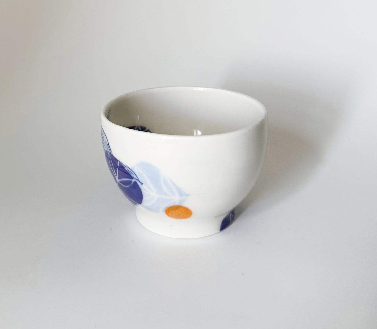 Small bowl with clematis