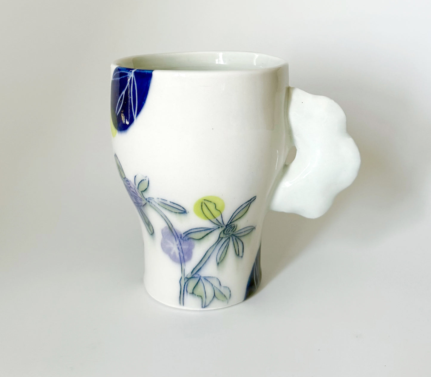 Tumbler / cup with daisies and clovers 1
