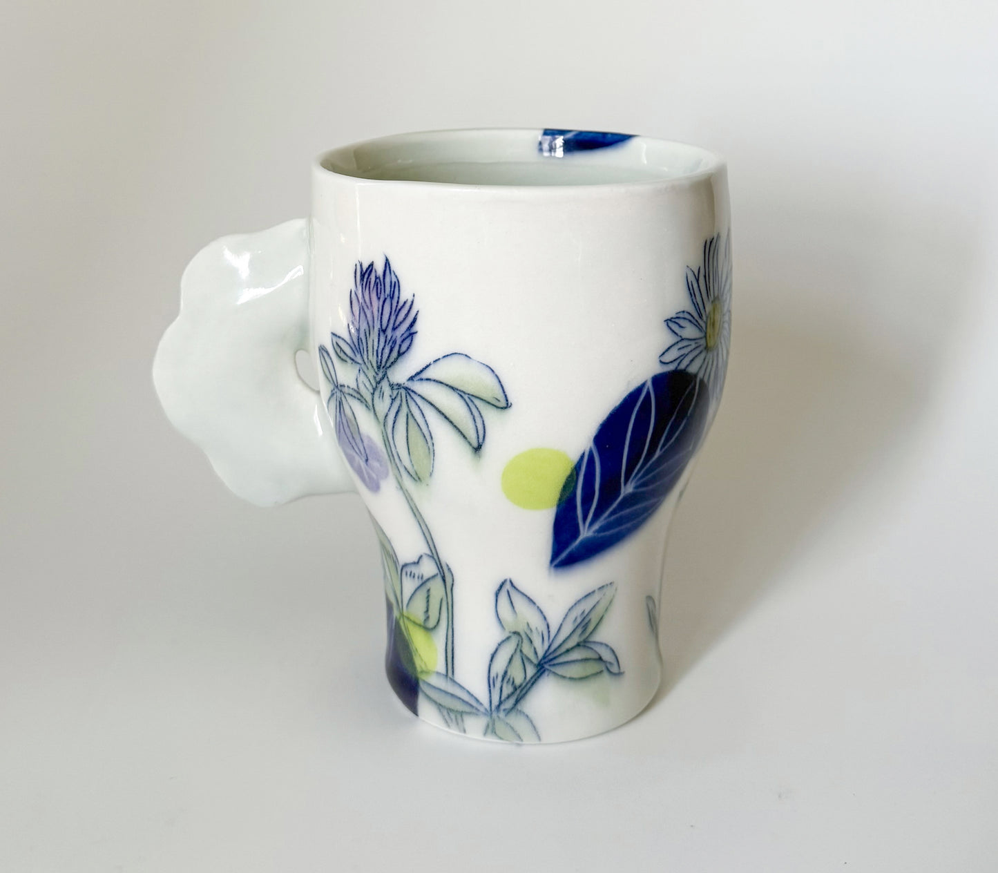 Tumbler / cup with daisies and clovers 1