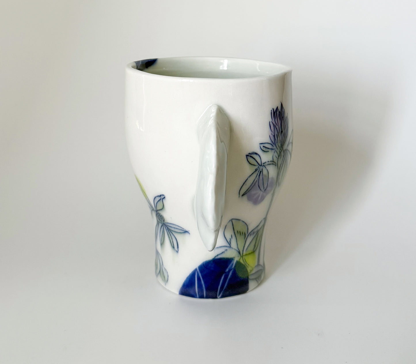 Tumbler / cup with daisies and clovers 1