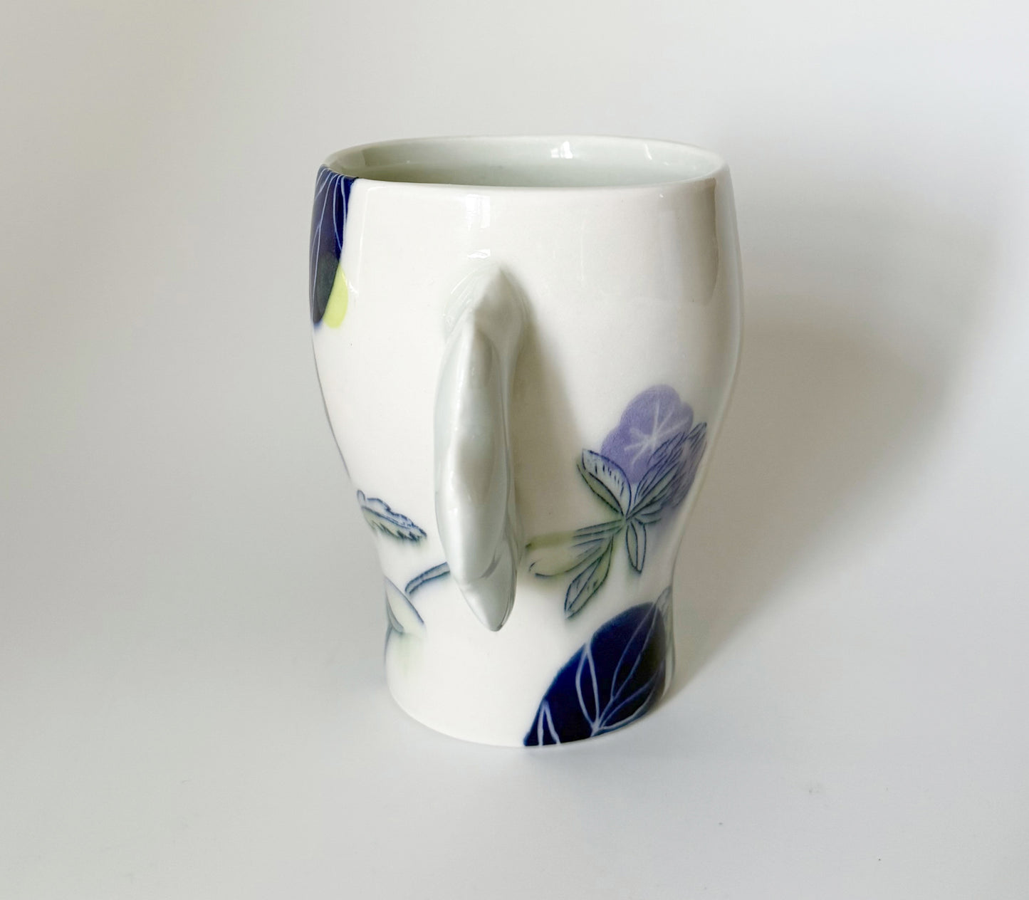 Tumbler / cup with daisies and clovers 2