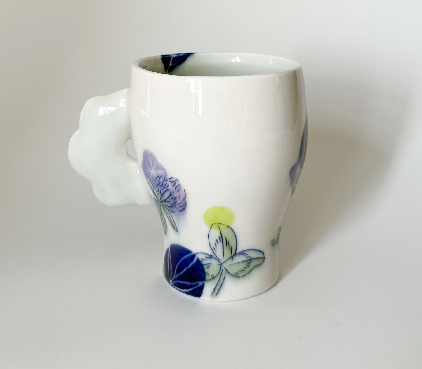 Tumbler / cup with daisies and clovers 2