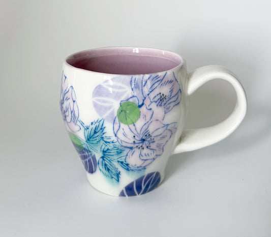 Mug with pink roses