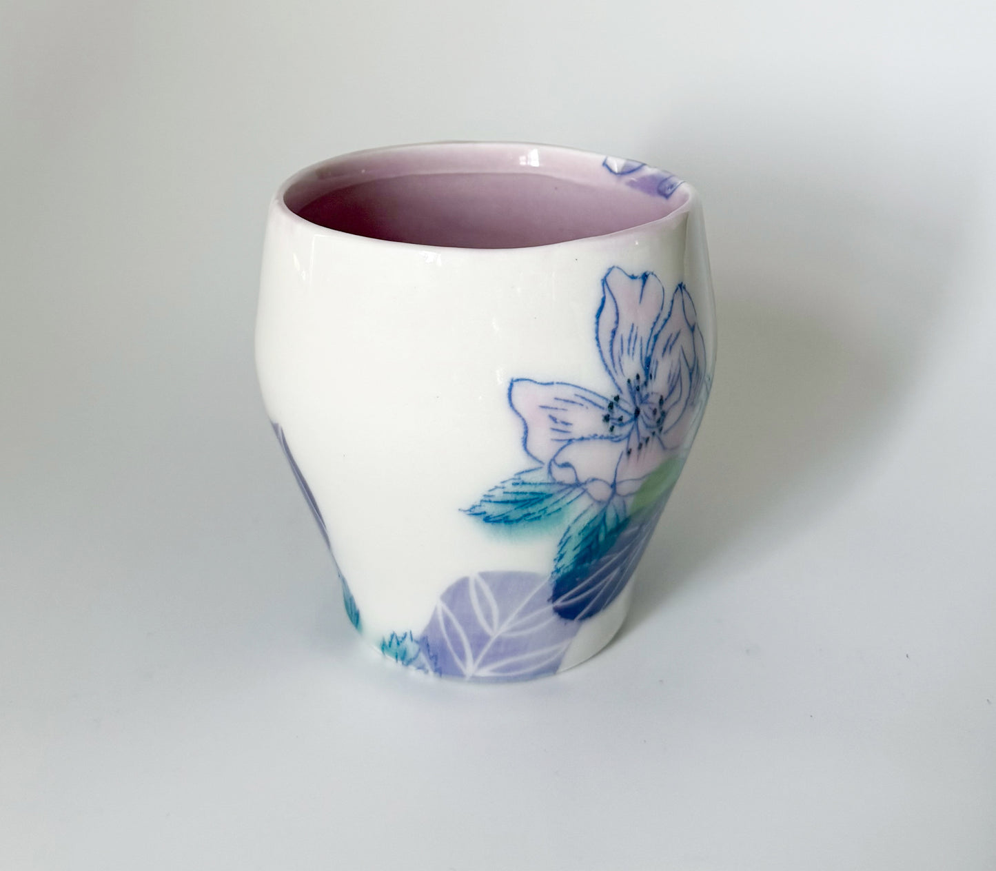 Mug with pink roses