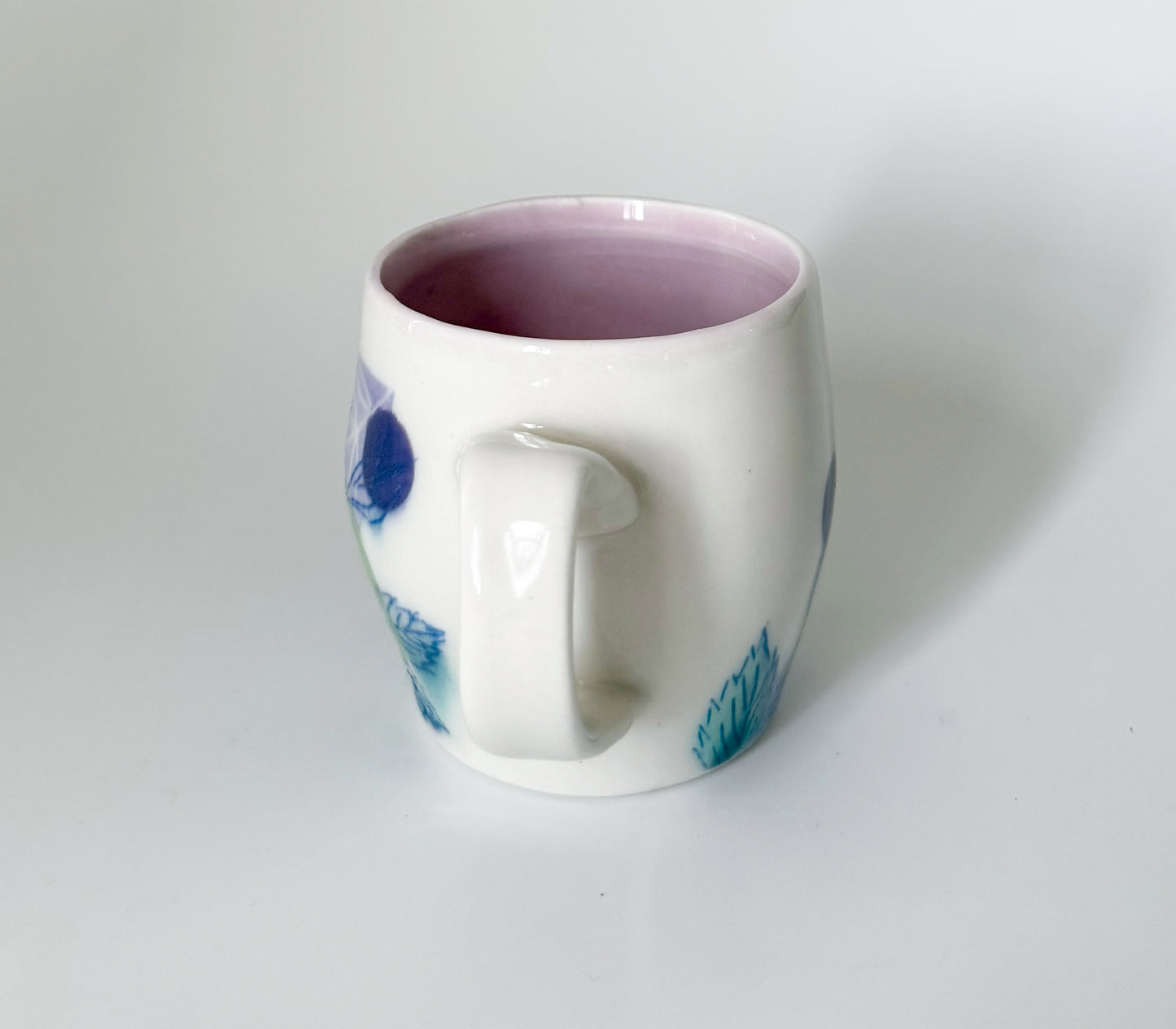 Small mug with pink roses