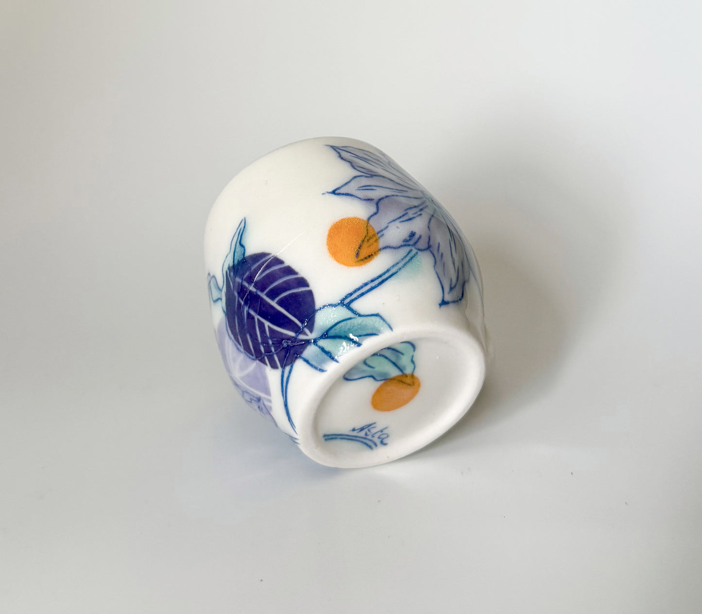Small mug with clematis