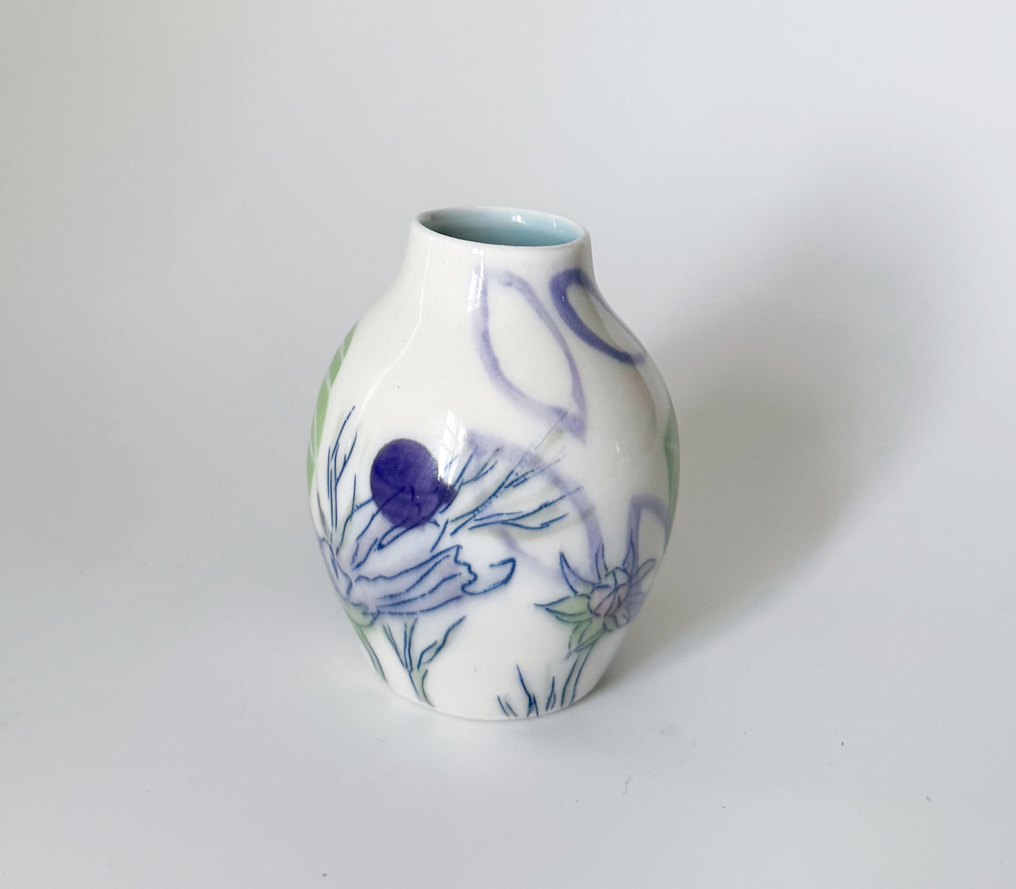 Small bud vase with cosmos flowers 1