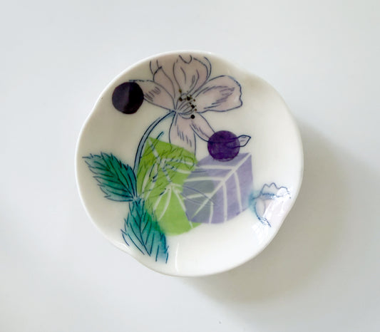 Small dish with rose