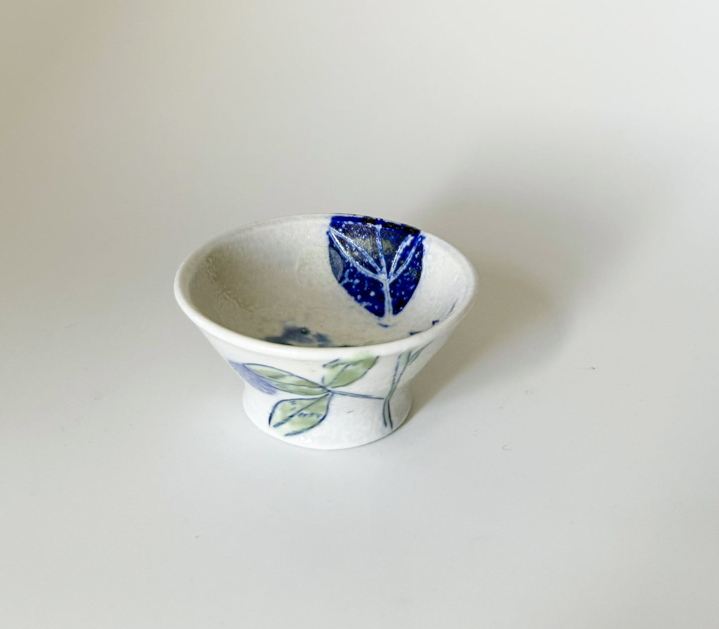 Small dish with daisies 8