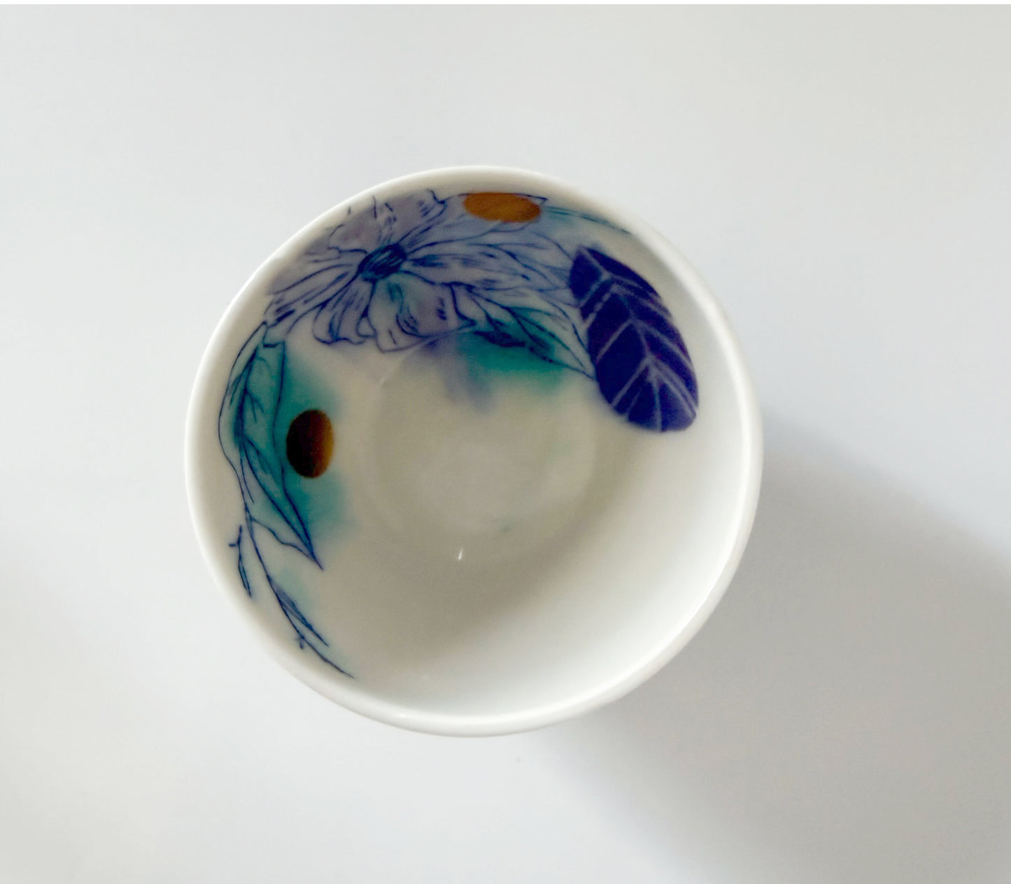 Small bowl with clematis