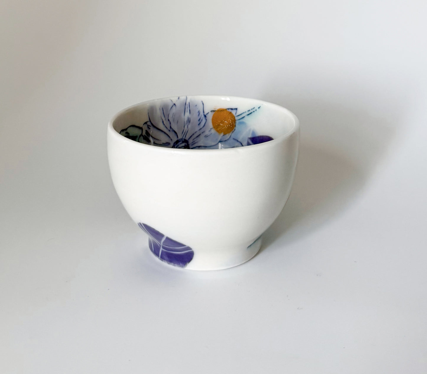 Small bowl with clematis