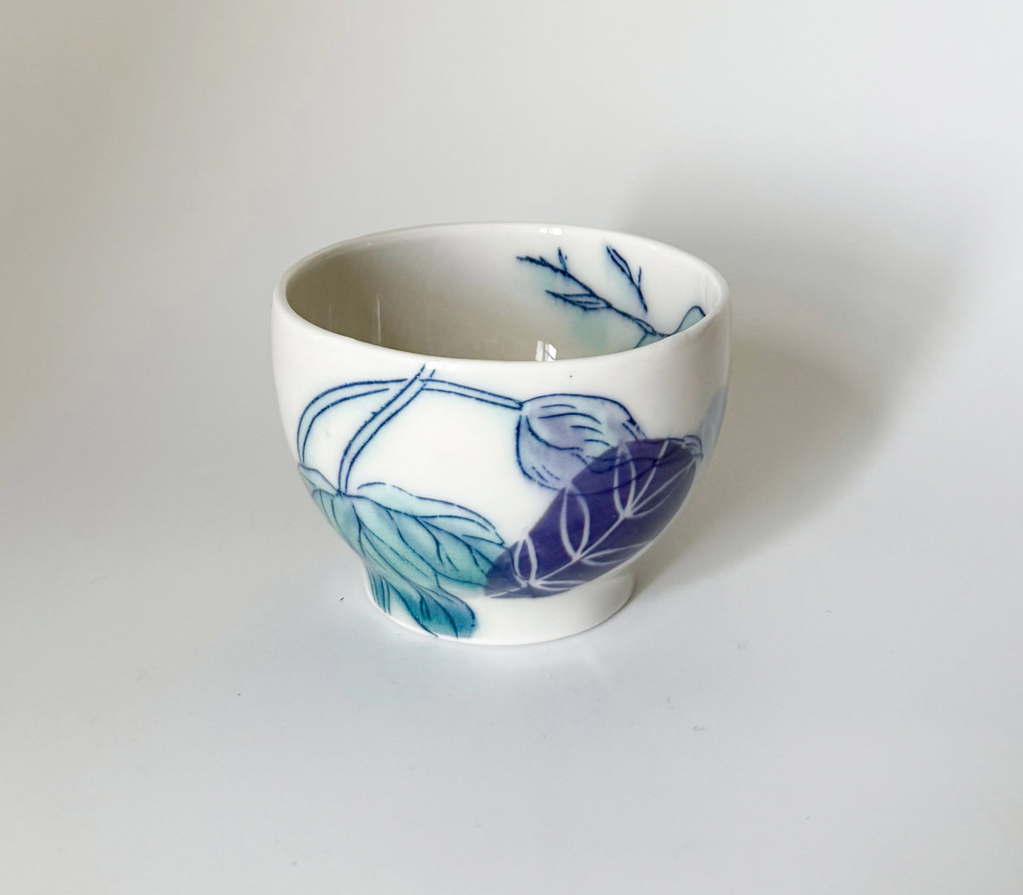 Small bowl with clematis