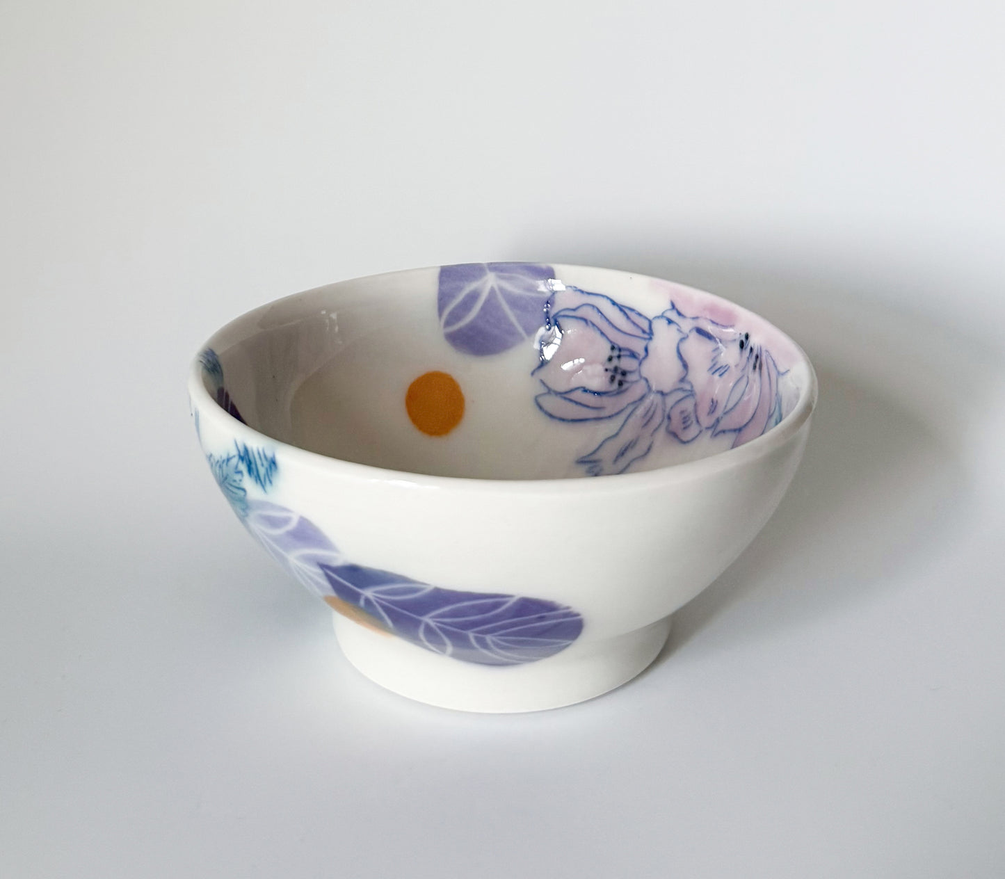 Small bowl with roses