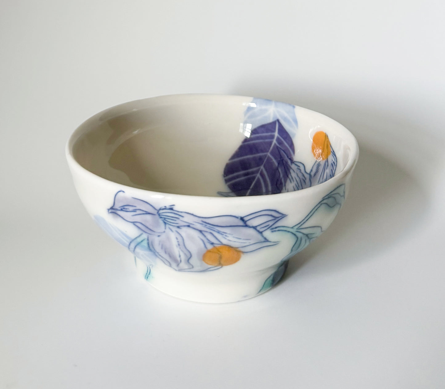 Small bowl with clematis
