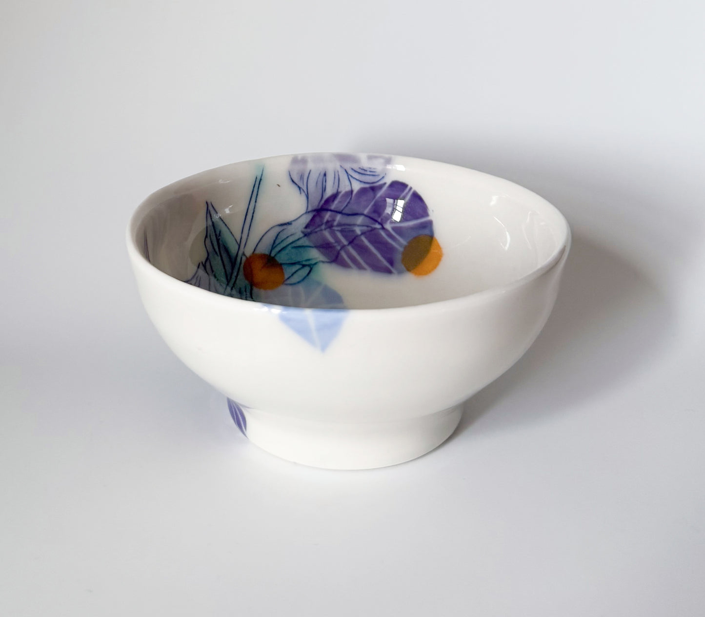 Small bowl with clematis