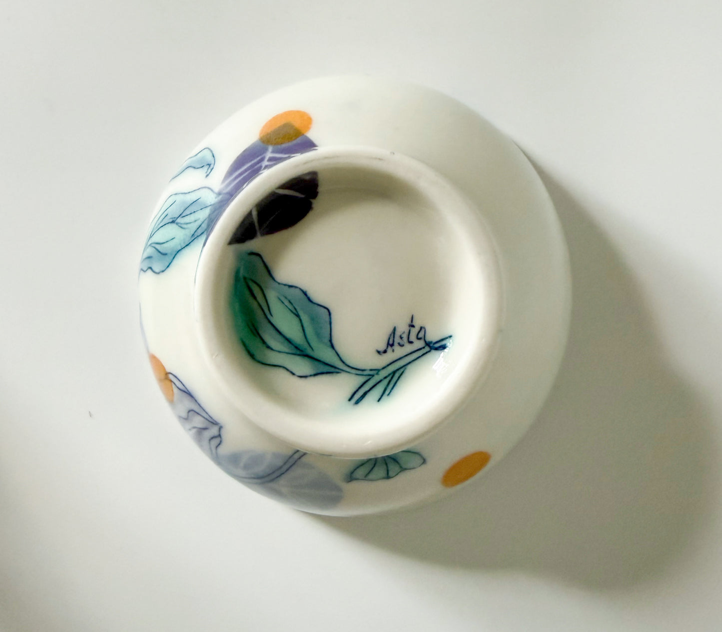 Small bowl with clematis