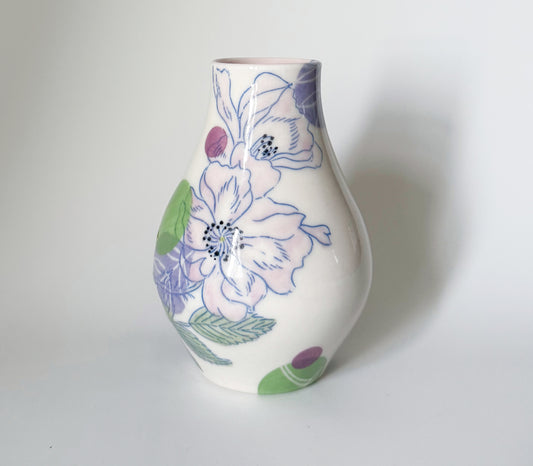Bud vase with roses