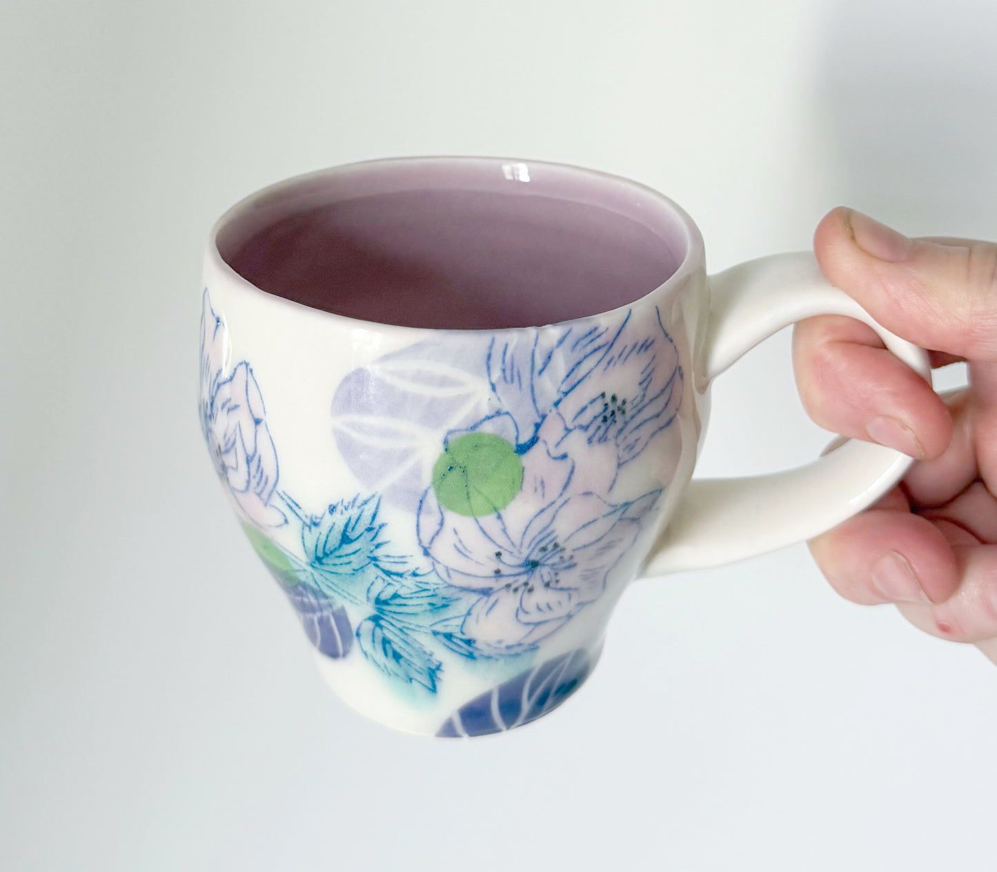 Mug with pink roses