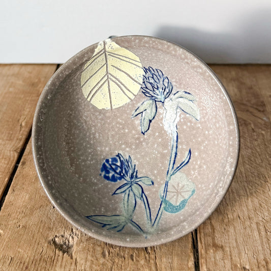Small dish with clovers 2