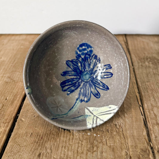 Small dish with clovers and daisies 5