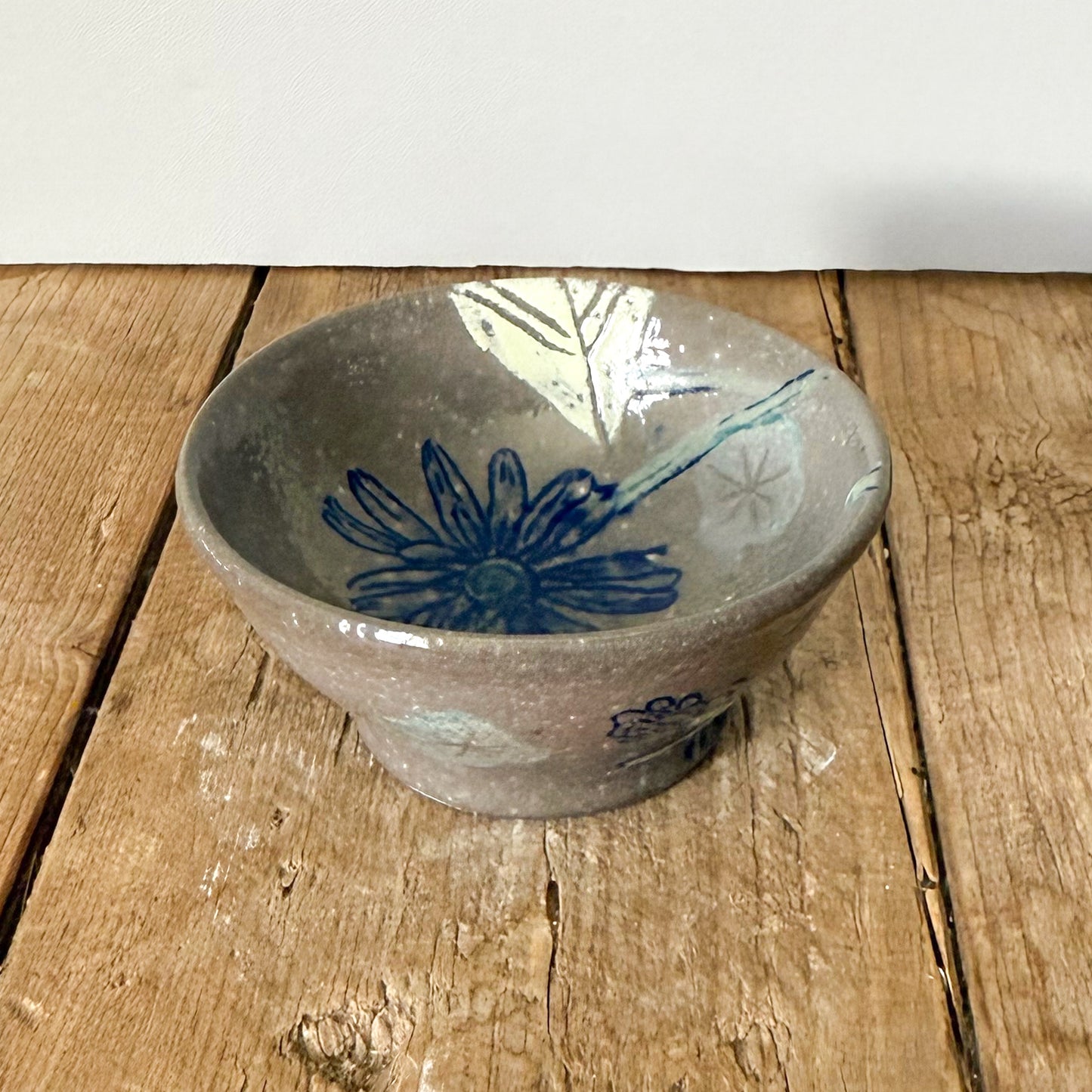Small dish with clovers and daisies 5