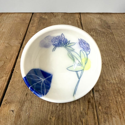 Small dish with clovers 9
