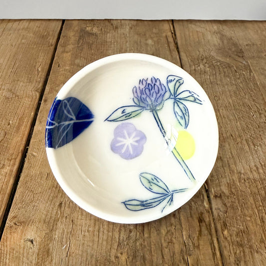 Small dish with clovers 10