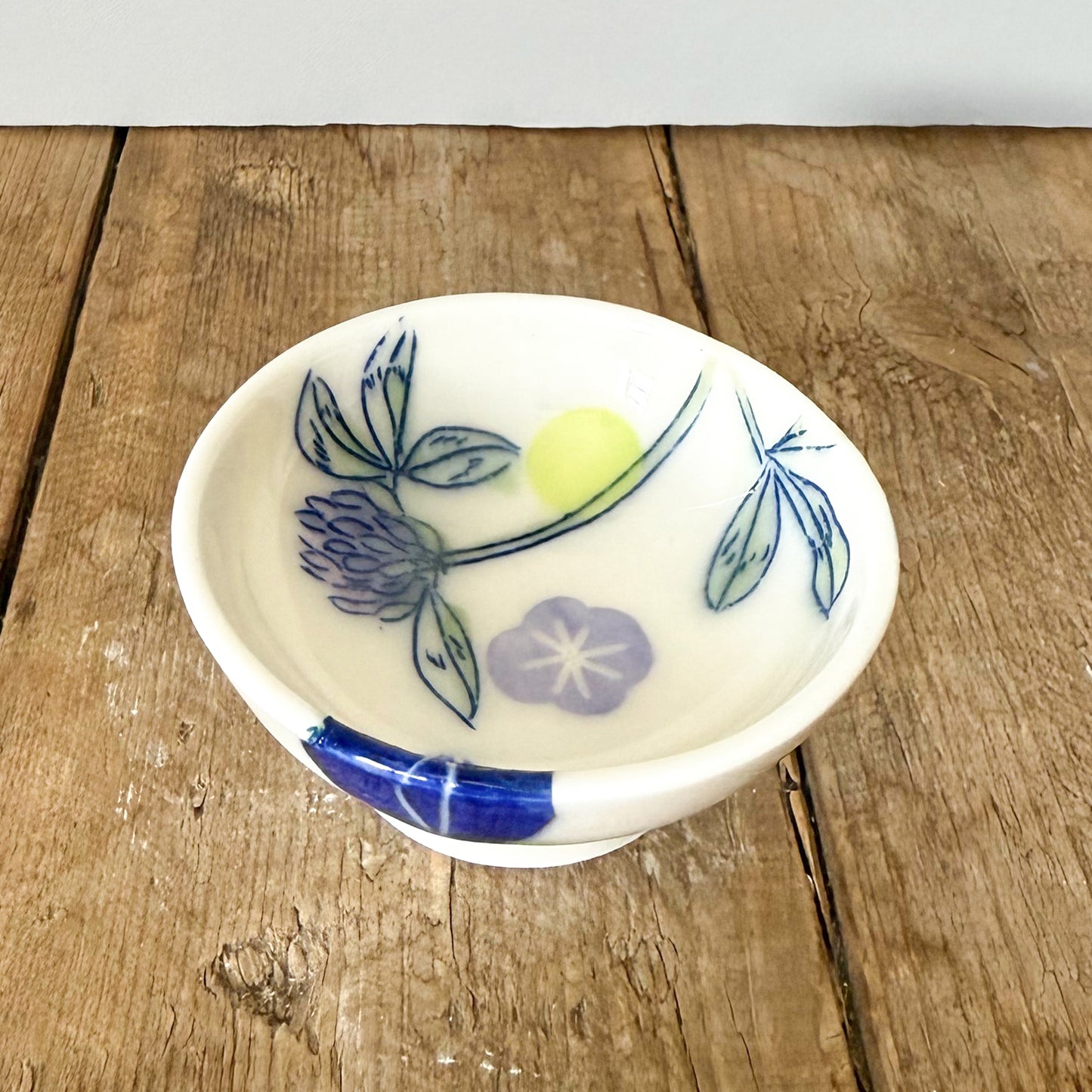 Small dish with clovers 10
