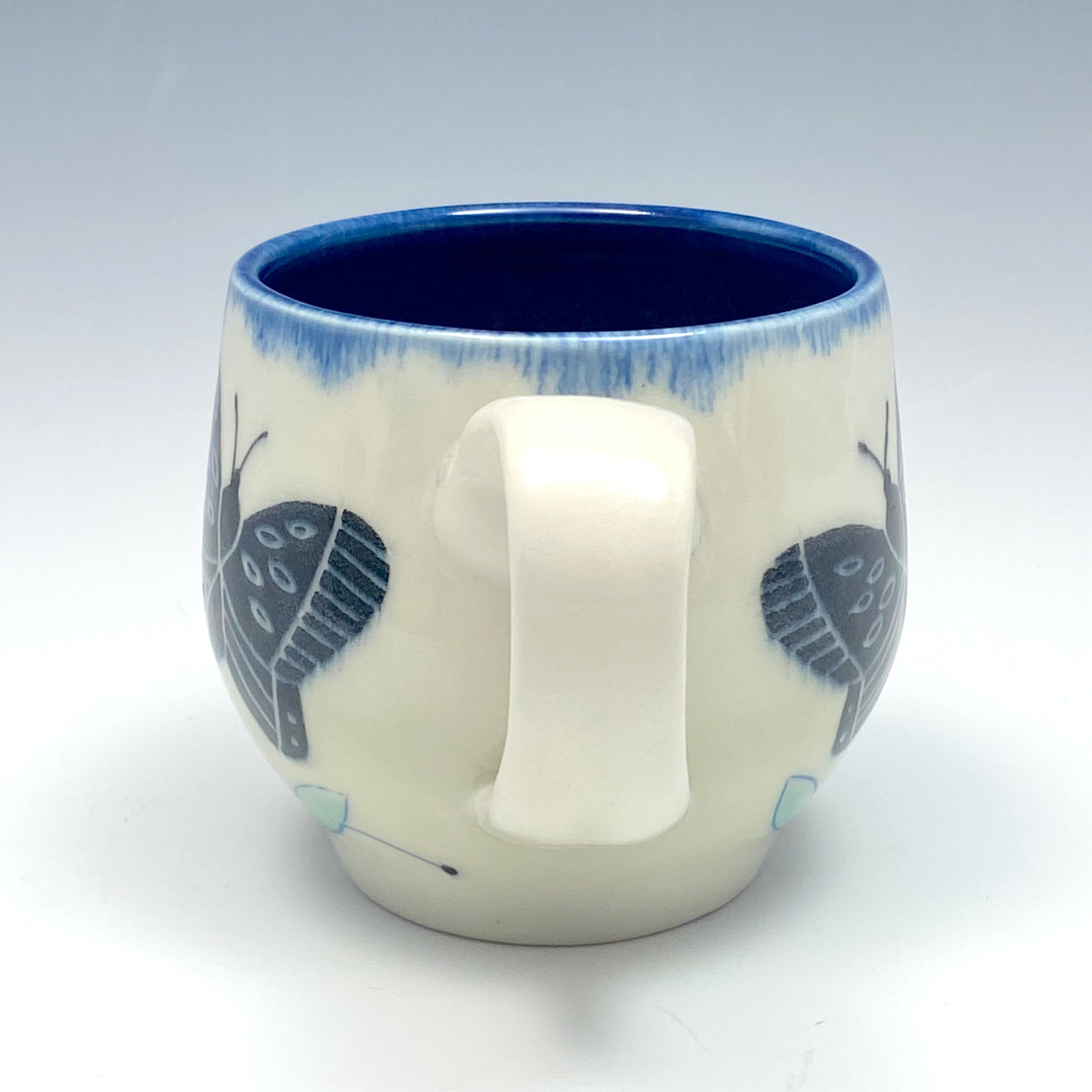 Mug with black butterflies 03