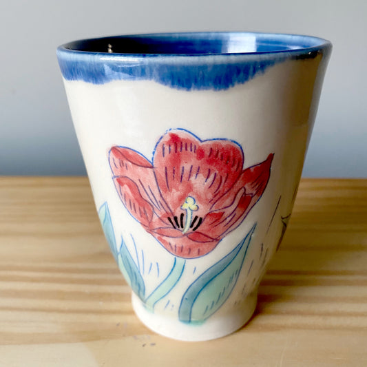 Juice cup with tulips 06